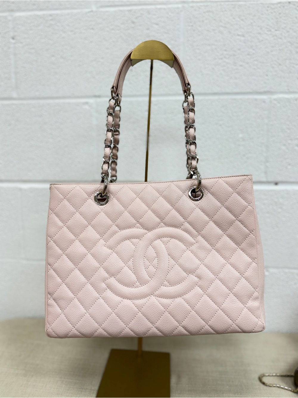 CHANEL Pink Quilted Leather Shoulder Tote with Chain-Strap